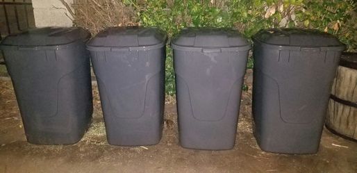 LARGE ROLLING TRASH BINS