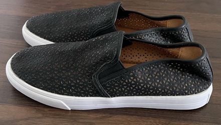 Global Win Women’s Black Flats Size 9.5