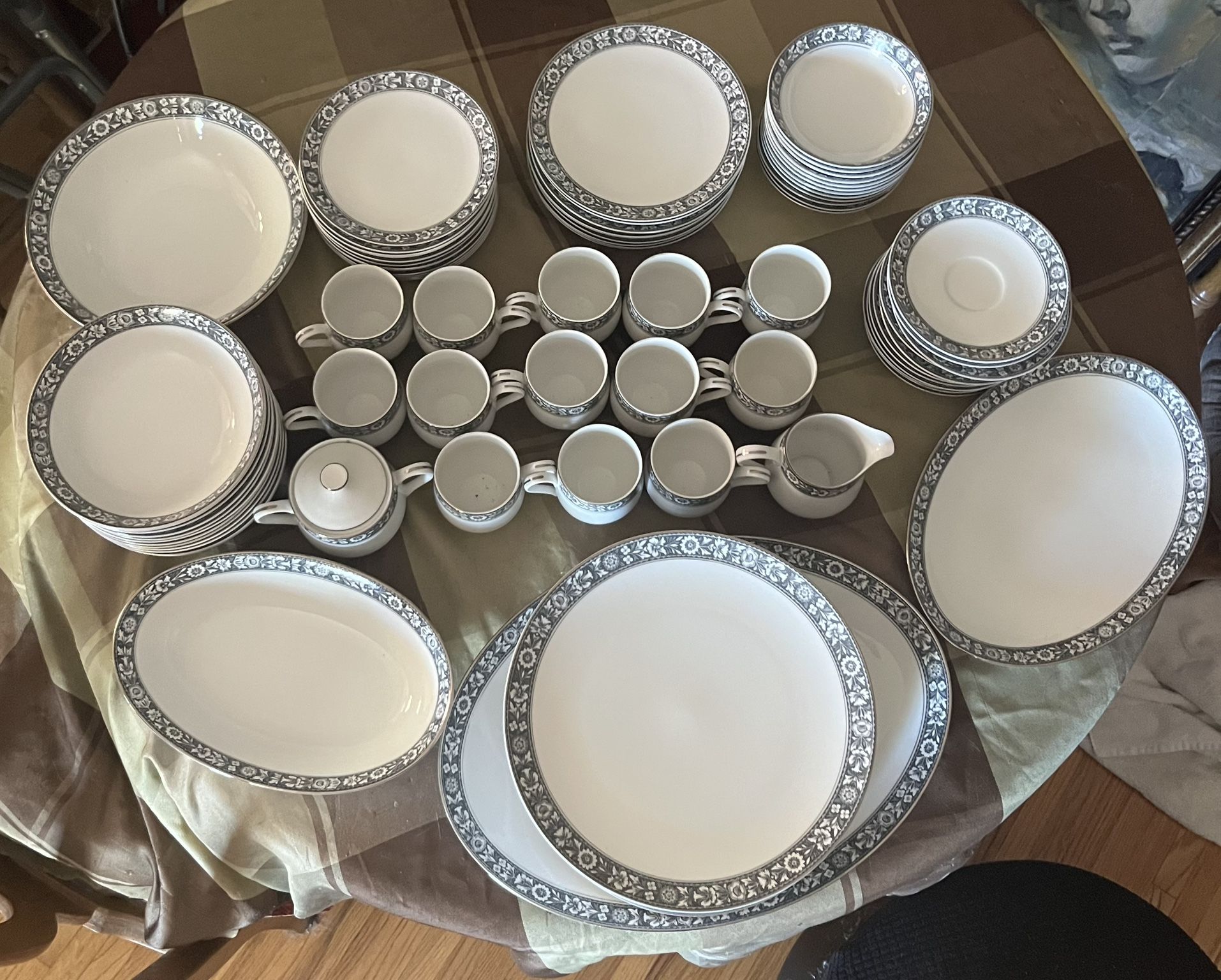 Sango Fine China Japan Navarro 6283 Full Set Platinum