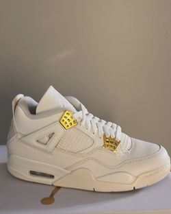 Air Jordan 4 Metallic Gold Size 9 W