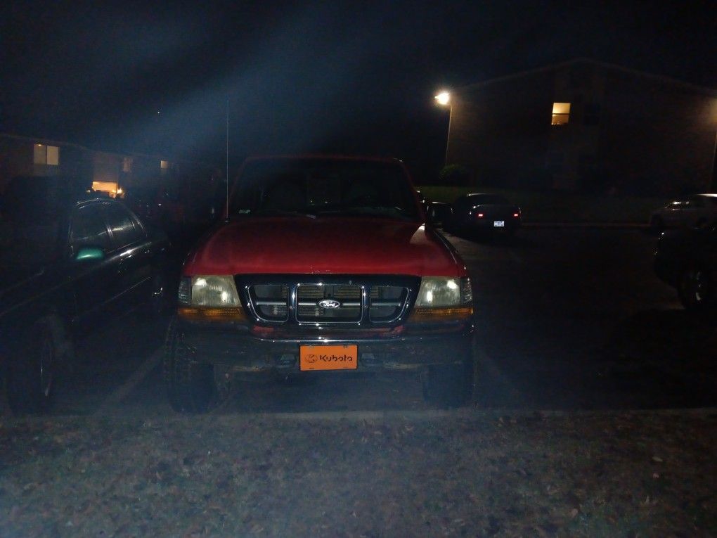 Red Ford Ranger 4.0 4x4 Automatic