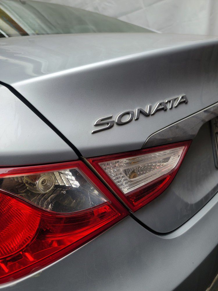 2012 Hyundai Sonata Part Out