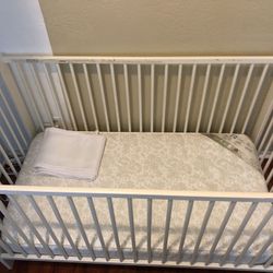 Baby Crib. (White wood) like new! Make Me An Offer!