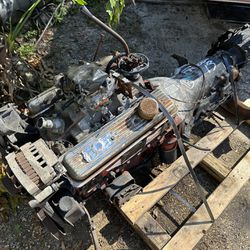 Chevy 305 Engine, 700r4 Transmission, Np208 Transfer Case, Weiand Intake