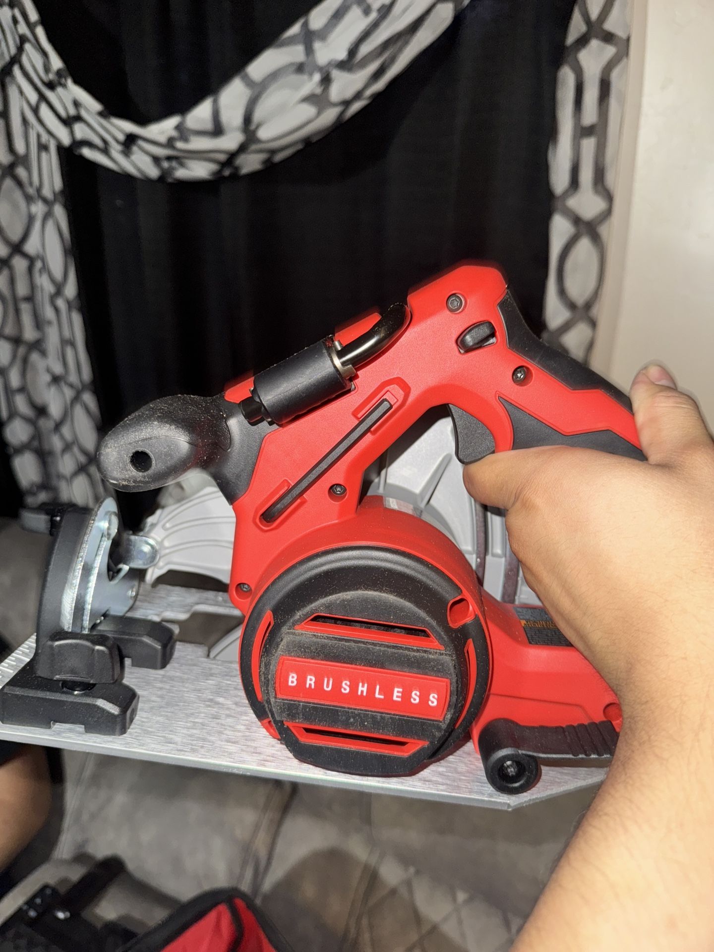 M18 Brushless Circular Saw