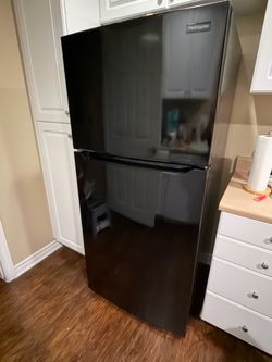 Refrigerator  BLACK  Fridgeaware  ( Brand )