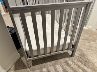 Crib 3 in 1 only no Mattresss