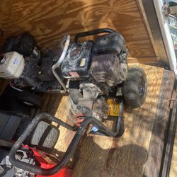 Honda Engine Dewalt Pressure Washer. 