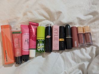 LIP BUNDLE
