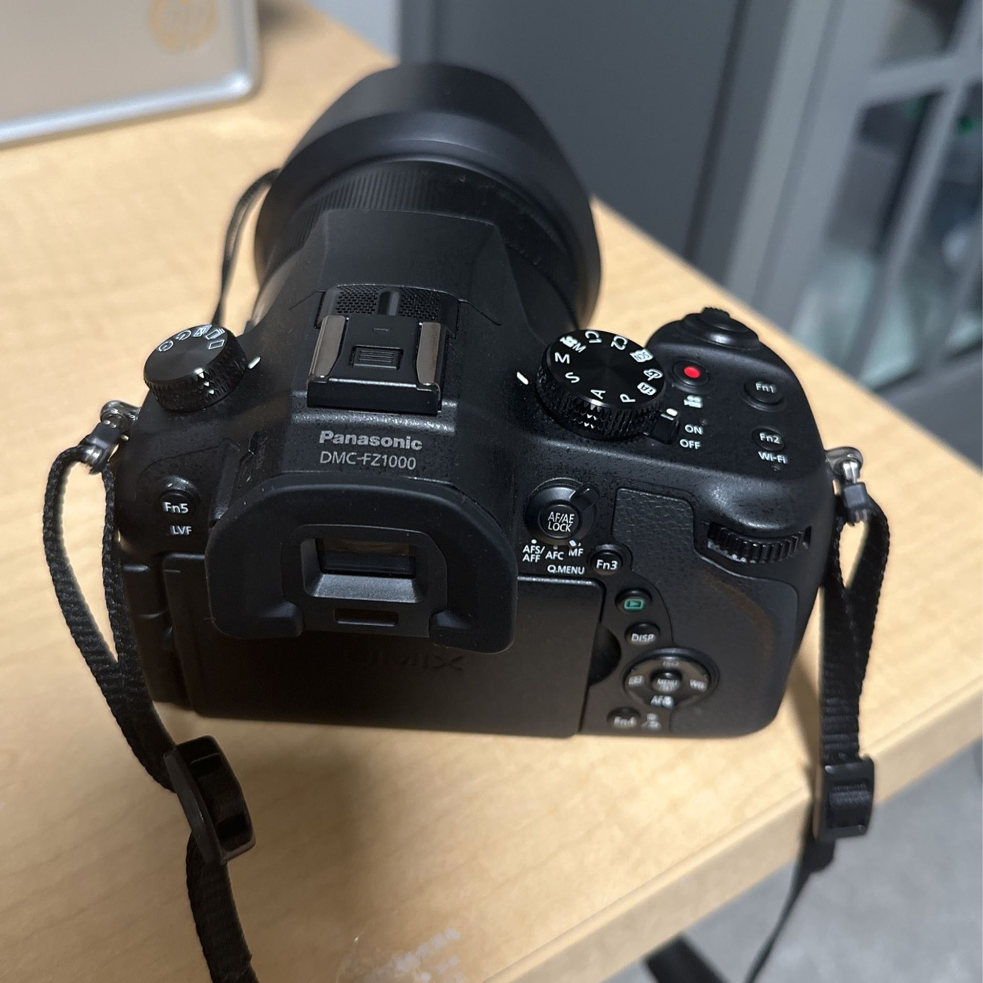 Panasonic LUMIX DMC-FZ1000 Digital Camera