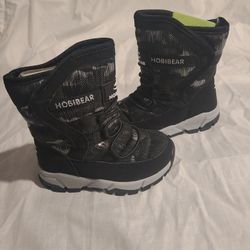Toddler Snowboots . Size 8.5 