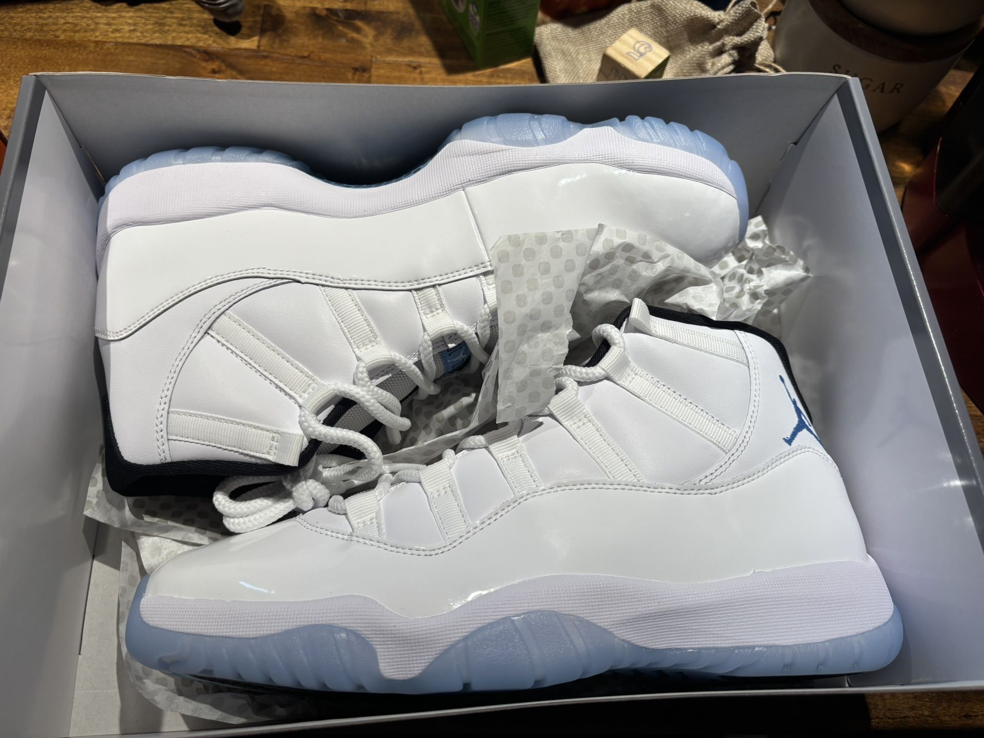 Air Jordan 11 Retro 'Legend Blue / Columbia' 2024
