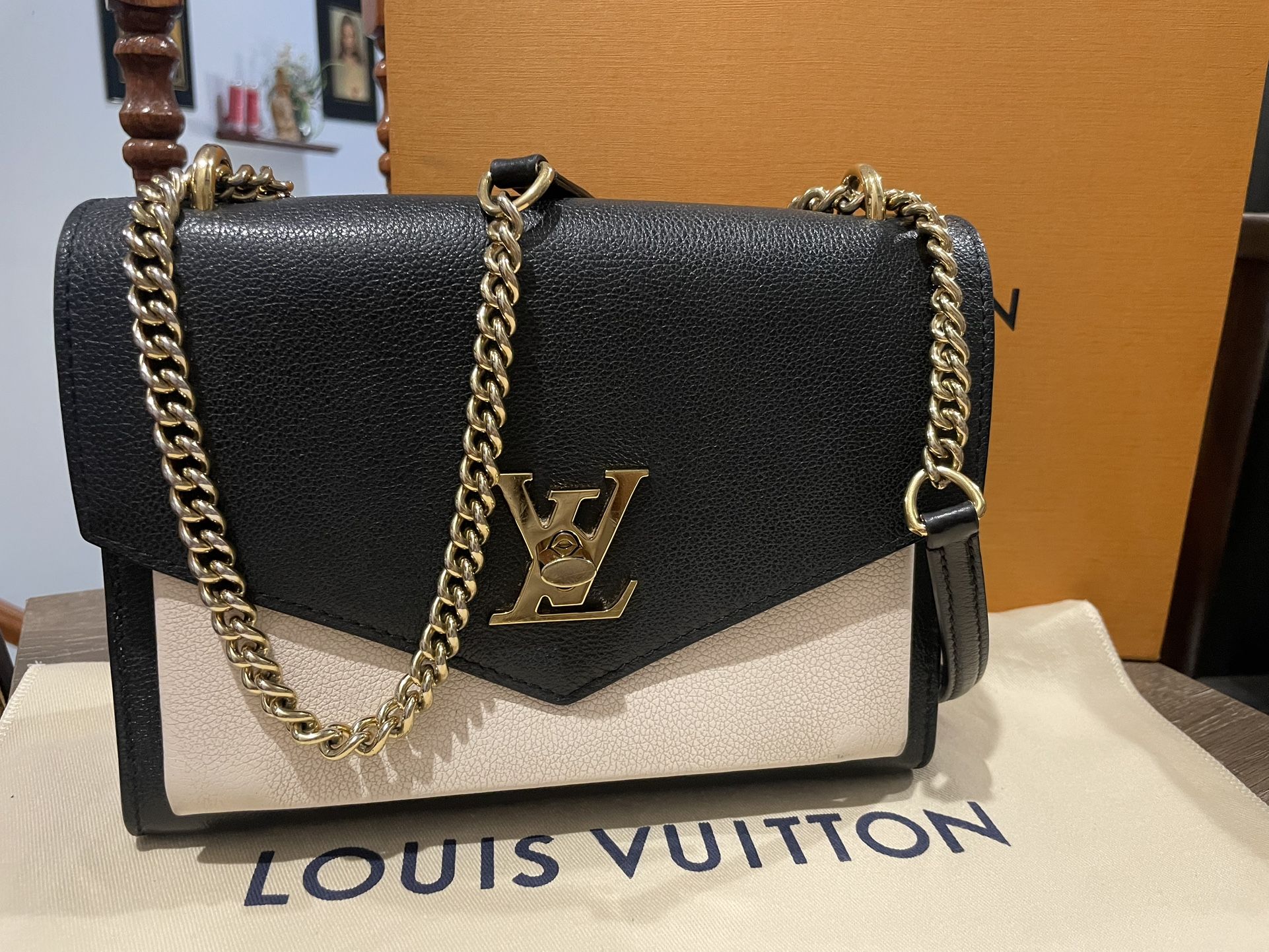 Louis Vuitton My Lock Me 