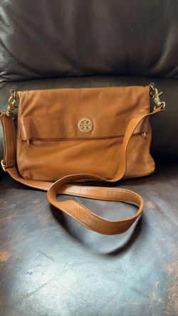 Tory Burch leather purse in good condition asking $45