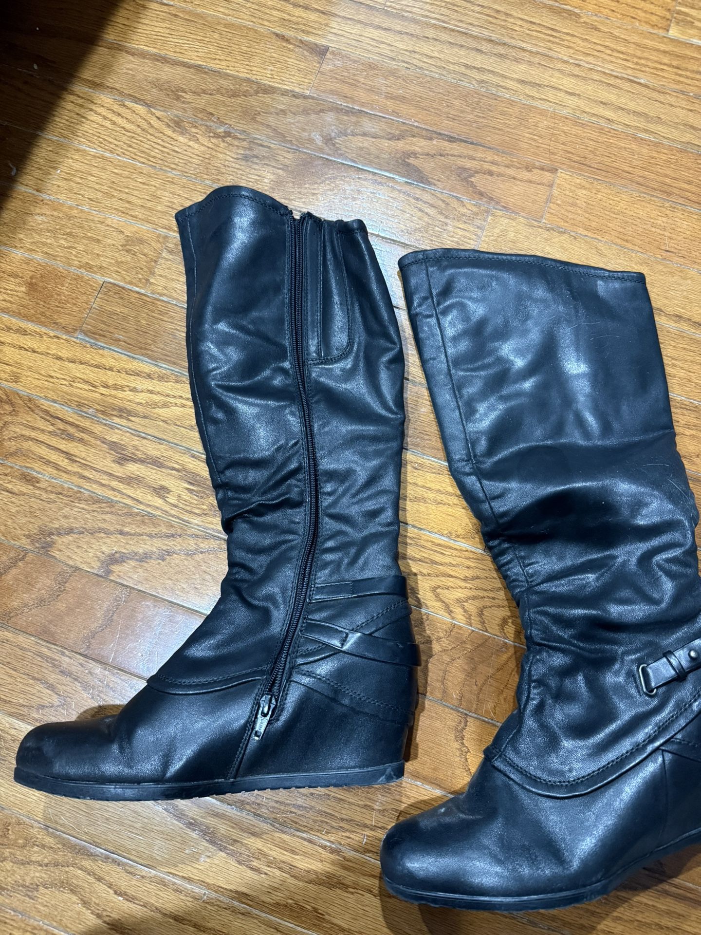 Knee-High Women’s 8.5 Boots 