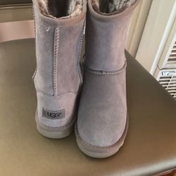 Grey UggBoots