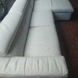 SECTIONAL GENUINE LEATHER WHITE COLOR.. DELIVERY SERVICE AVAILABLE 🚚💥🚚