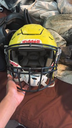 Speed flew football helmet
