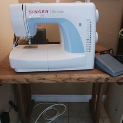 Singer Sewing Machine 