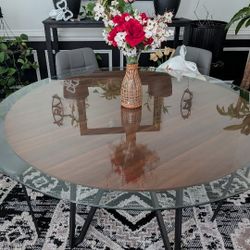 6 Chairs And Wood Table With Glass On Top.