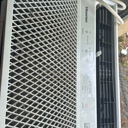 12,000 Btu Hisense Window Ac Basically New