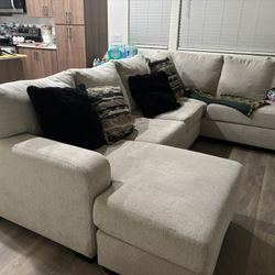 Sectional Sofa 