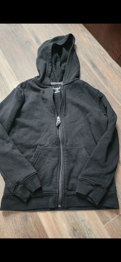 Boys black zip up sweater in size 6/7