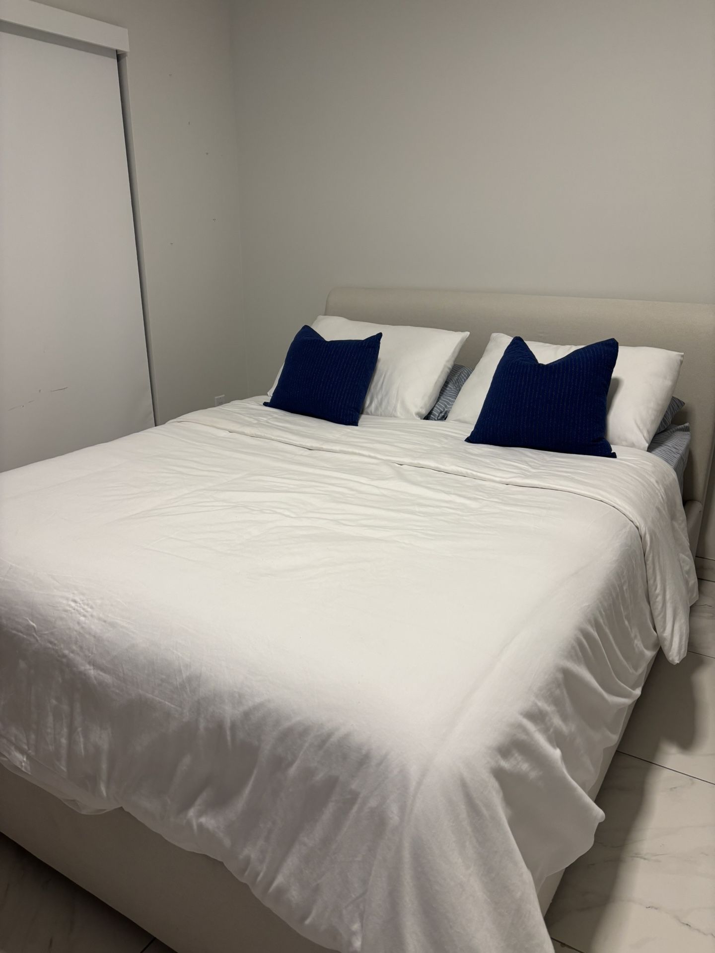 Queen Size Upholstered Storage Bed with Built In Under Bed Storage