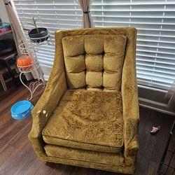 Vintage Chair With Foot Rest. Foot Rest Has A Small Bleach Stain On The Side. Not Very Noticable. 