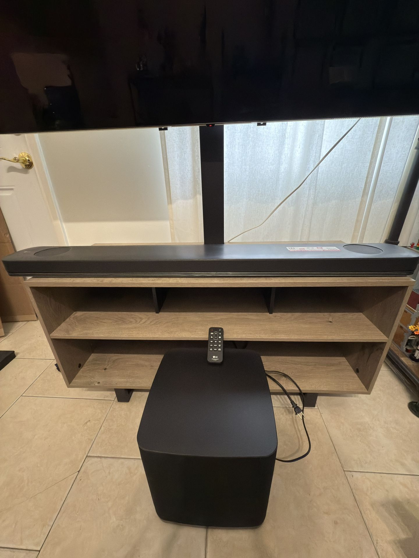 LG SJ9 Soundbar 5.1.2 CH High Resolution (Dolby Atmos)