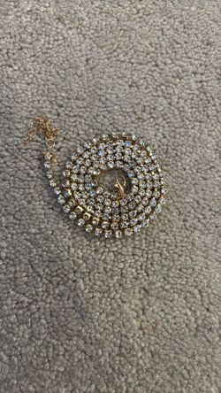 gold tennis chain