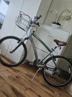 Trek Navigator 2.0 Bike 26"/ Like New