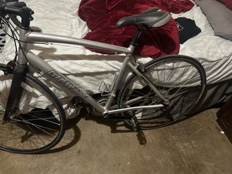 Gravity Liberty 2 LTD Road Bike – Shimano Sora 27-Speed – $250 OBO