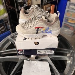Wmns Fila Disruptor II Script Distressed / Size 7Y / $50