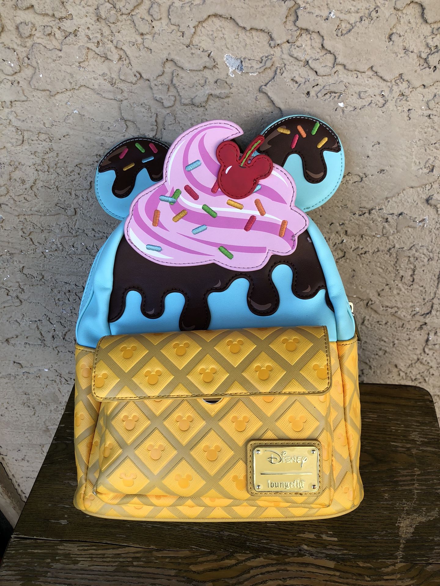 Loungefly Disney Mickey and Minnie Mouse Sweets Ice Cream  display picture 1