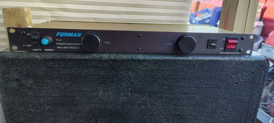 Furman PL-8 Power Conditioner and Light Module