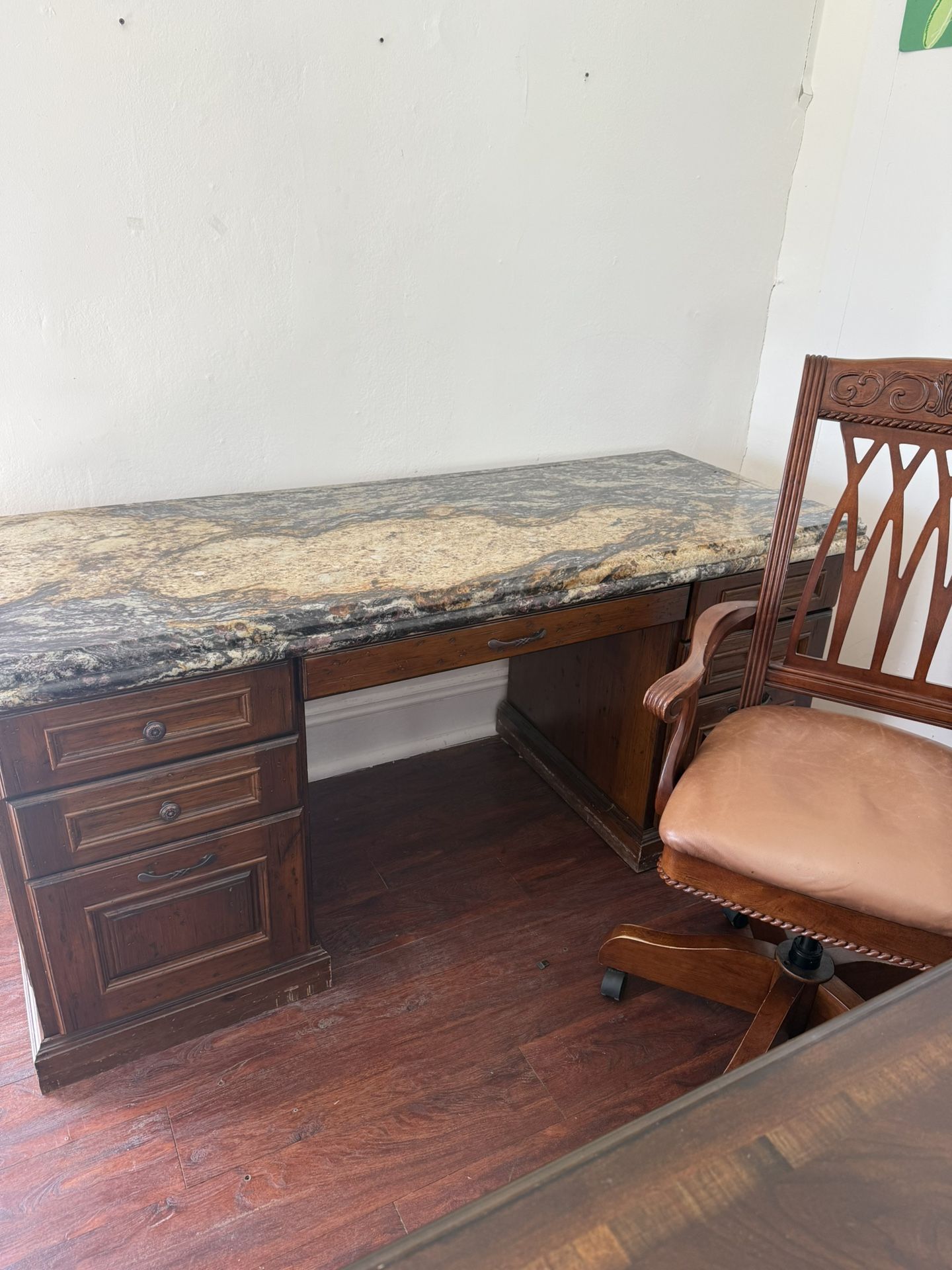 🪨 Solid Granite Executive Desk + Chair – Custom Wood Base – $950 (Must Pick Up By 10/32