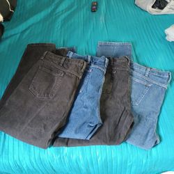 4 Rustler Jeans Black Blue  3(42x30) 1(44x30)