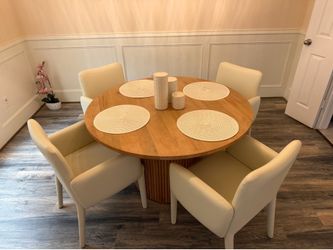 Breakfast table / dinning table