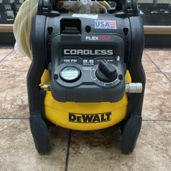 DEWALT CORDLESS 2.5GALLON AIR COMPRESSOR