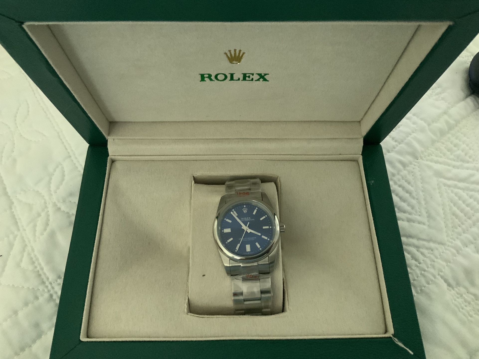 Men Watch , R.  Really Pretty 