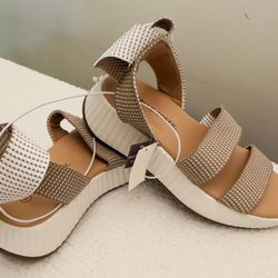 Brand New Woman’s Sandals