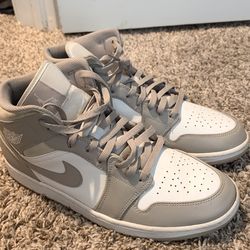 Jordan 1 mid