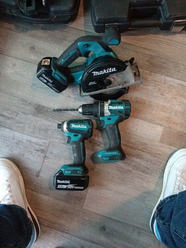 3 Tool Set Makita 18v Drill ,Drill Driver,And Circular Saw
