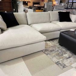 AP 🎉 Cloud Sectional - 3 Piece Ultimate Comfor// Fast Delivery & Financing Available 