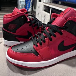 Jordan 1 Mid