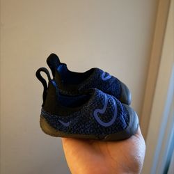 Brand New Nike Swoosh 1 – Size 5