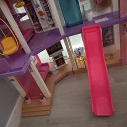 Barbie playhouse 