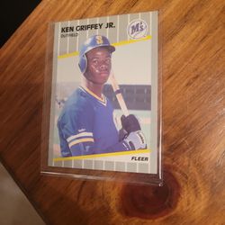 Ken Griffey Jr 1989 Rookie Fleer Baseball Card 
