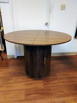 Round Dining Table with Storage Shelf